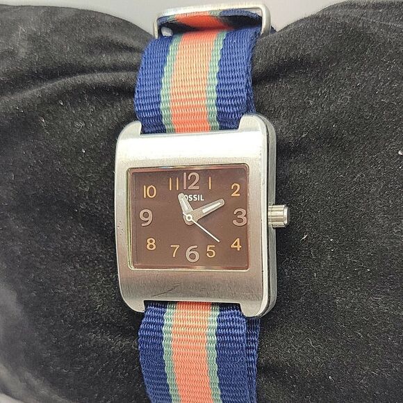 Fossil WB1028 Womens Multicolor Nylon Brown Analog Dial Quartz Wrist Watch BC942 - Picture 2 of 9